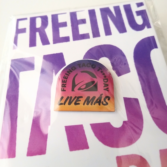 Taco Bell Pin Badge "Freeing Taco T***day" Brand New, Limited Edition - Picture 2 of 3